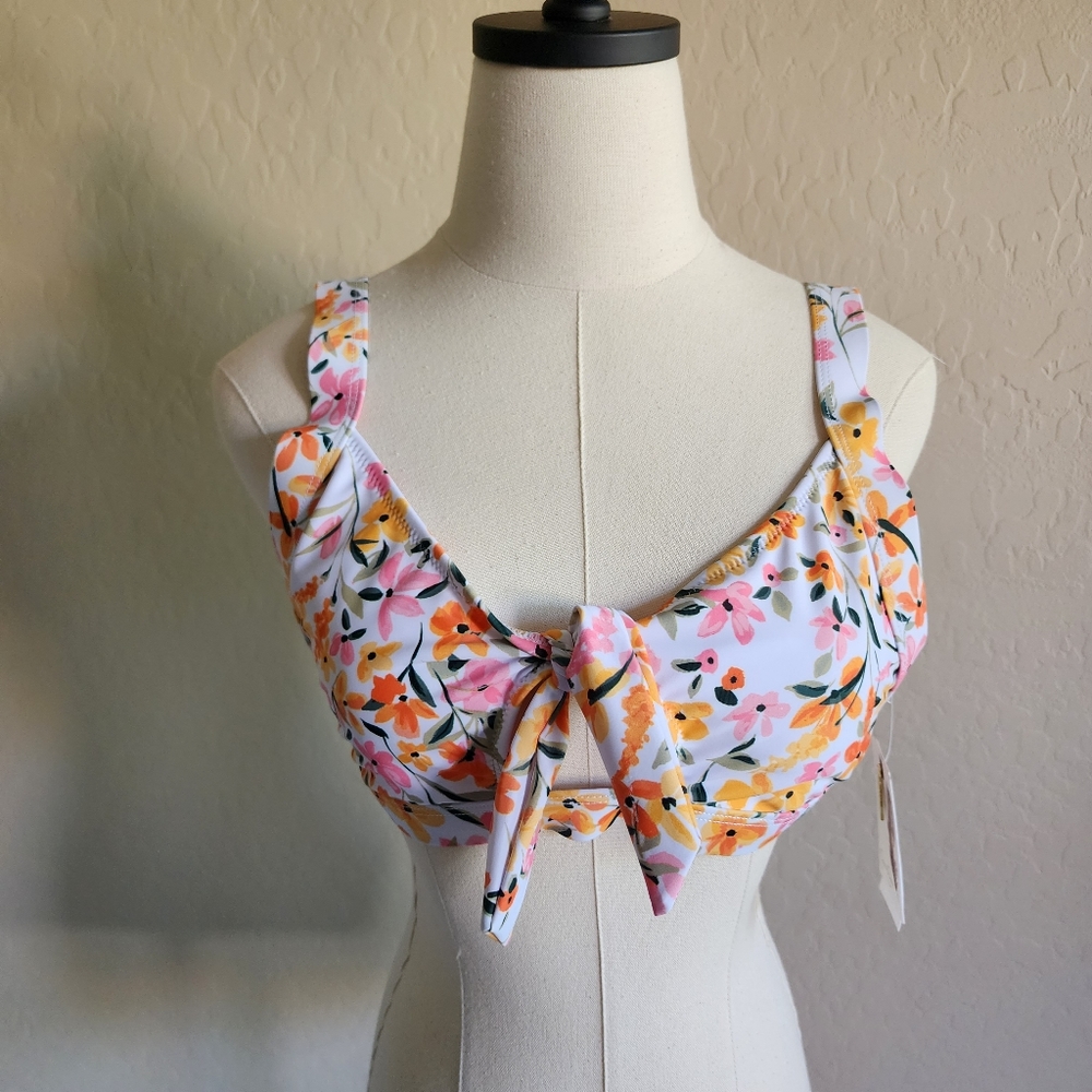 Jessica Simpson Bikini Top‎ Medium NWT